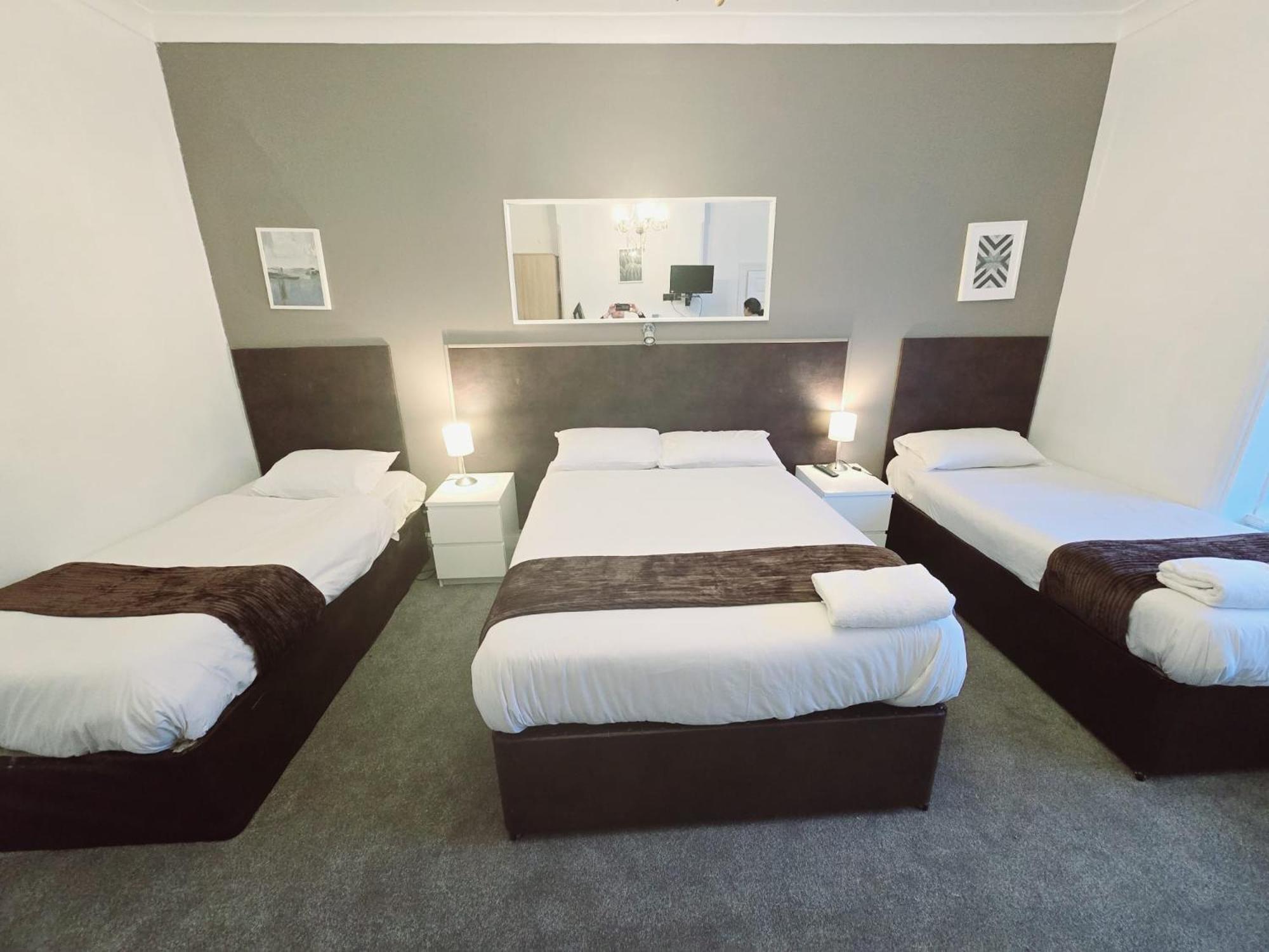 Kingswood Hotel メイデンヘッド エクステリア 写真