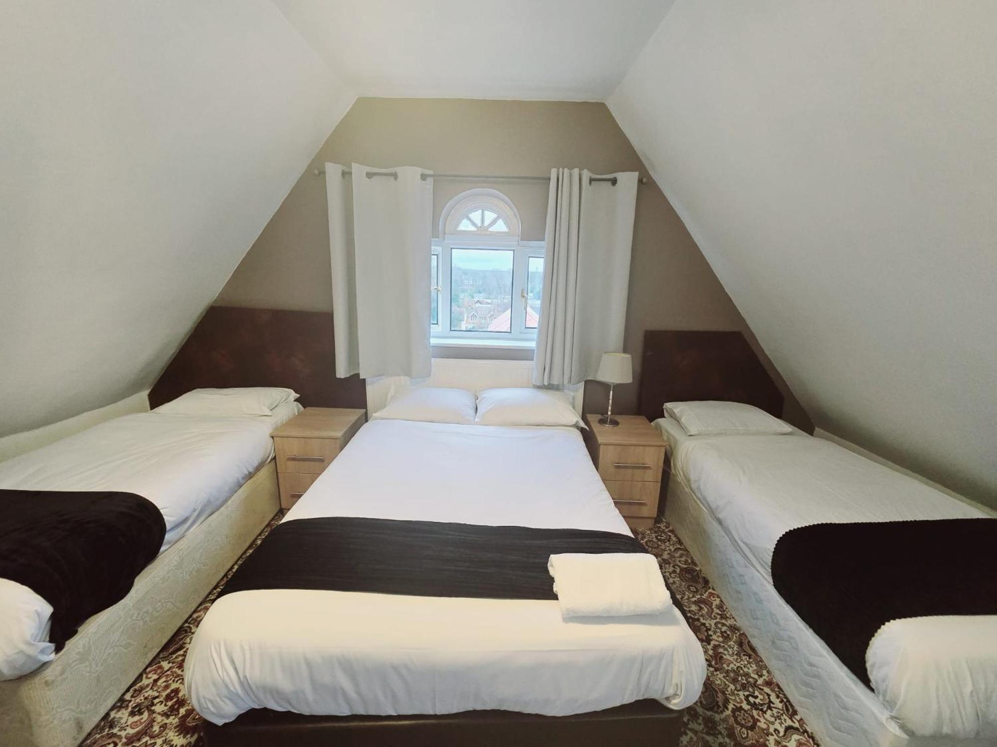 Kingswood Hotel メイデンヘッド エクステリア 写真