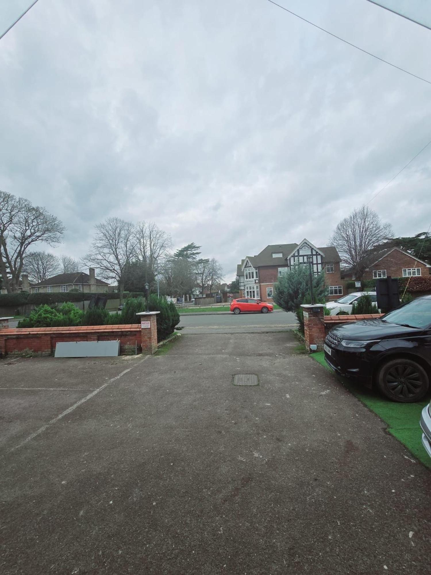 Kingswood Hotel メイデンヘッド エクステリア 写真